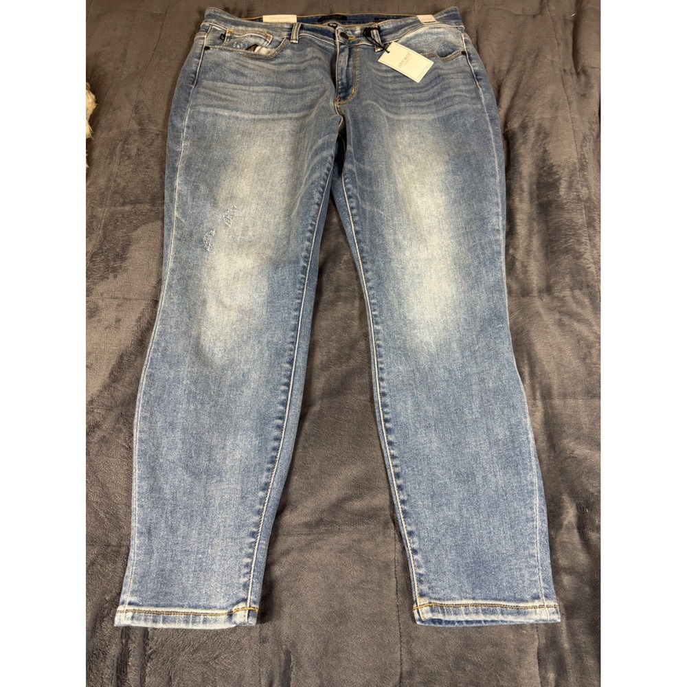 Judy Blue High Waist Slim Fit Jeans Medium Wash Distressed 18W JB82176MD